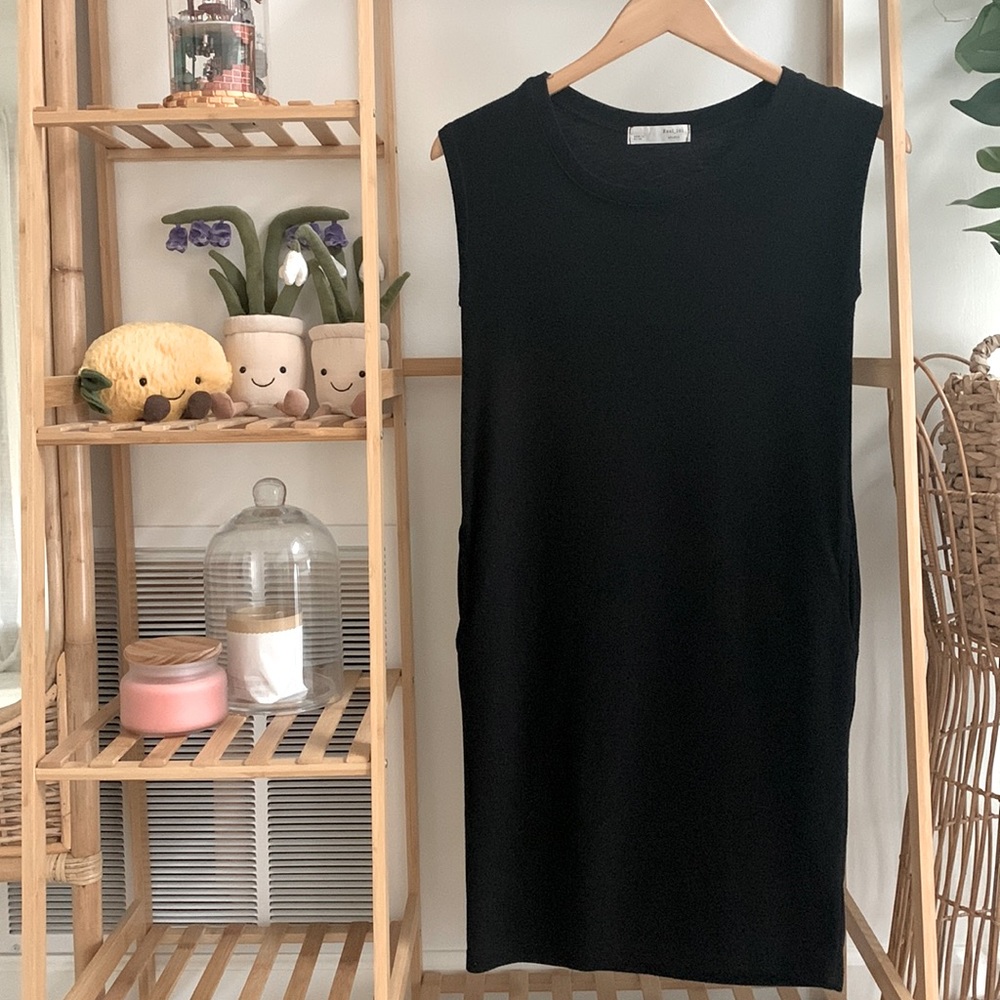Black dress with pockets